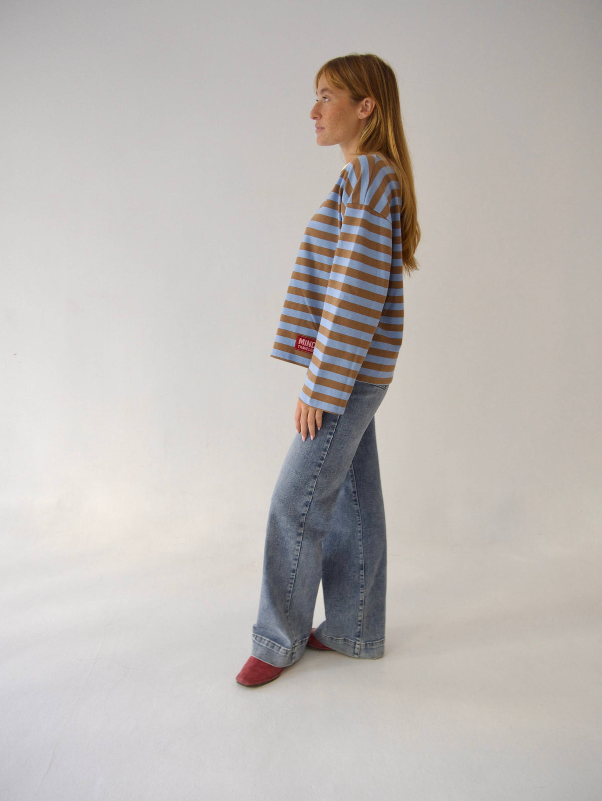 Núria Brown and Light Blue T-shirt